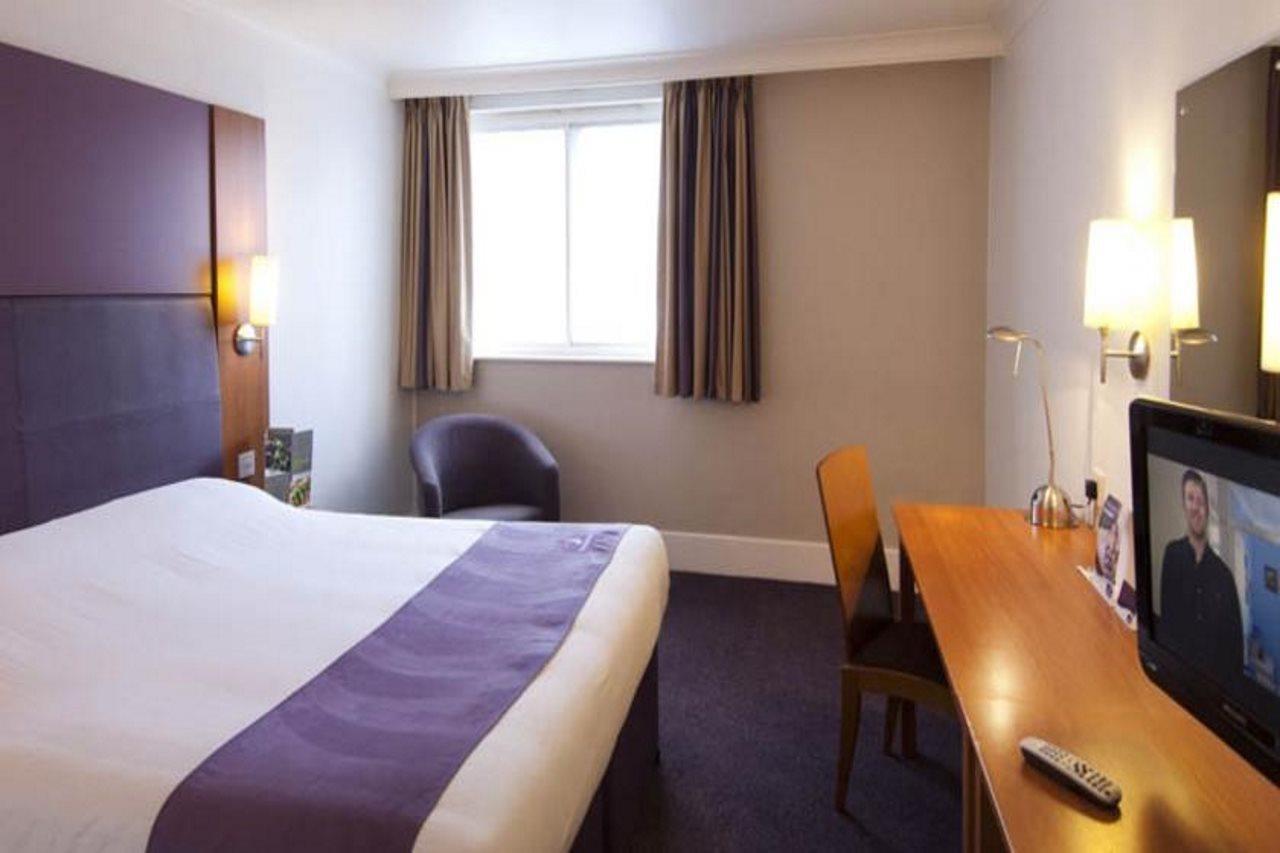 Premier Inn Глостер Екстер'єр фото